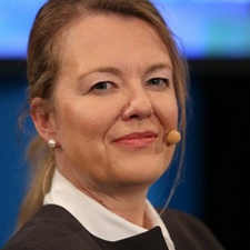  Ilona Schmiel